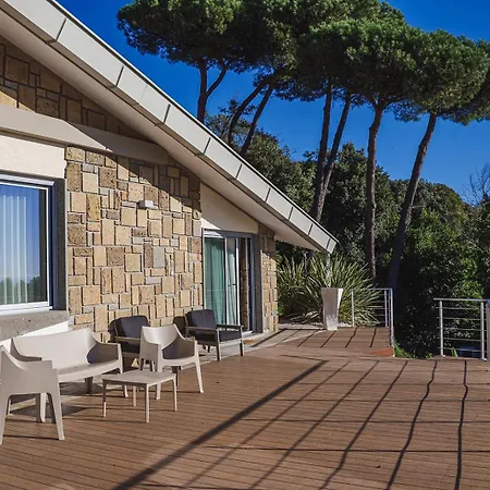 Giulia 8, Emma Villa